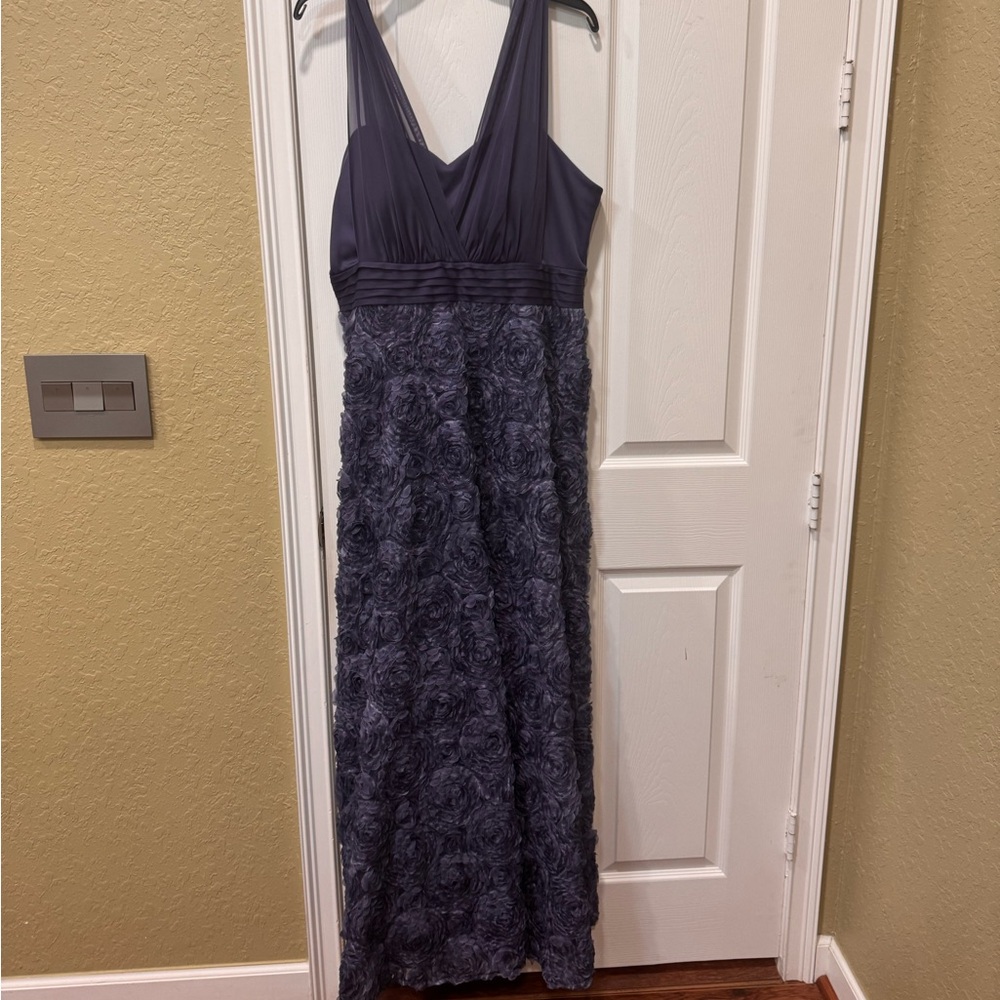 ALEX EVENINGS Sleeveless Drapey Surplice Rosette Ball Gown NWOT